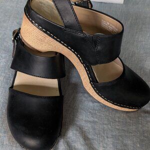 Dansko Lucia Oiled Up Pull Up Black, Size 38